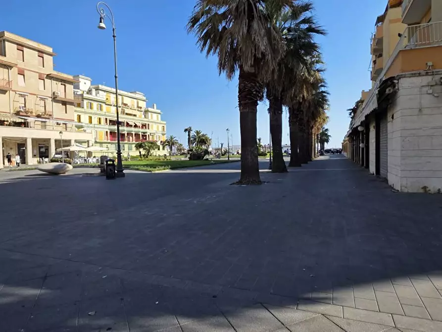 Immagine 17 di Appartamento in vendita  in Piazza Anco Marzio 13 a Roma