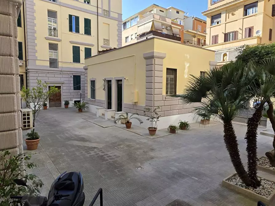 Immagine 14 di Appartamento in vendita  in Piazza Anco Marzio 13 a Roma