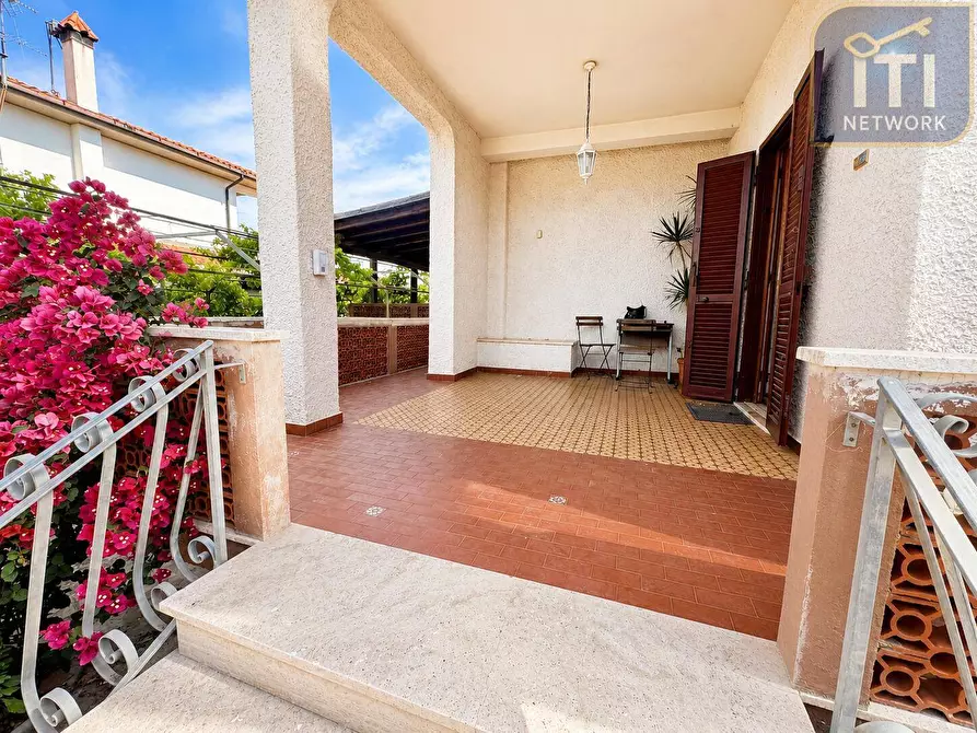 Immagine 5 di Villa in vendita  in via tanaro 91 a Ardea