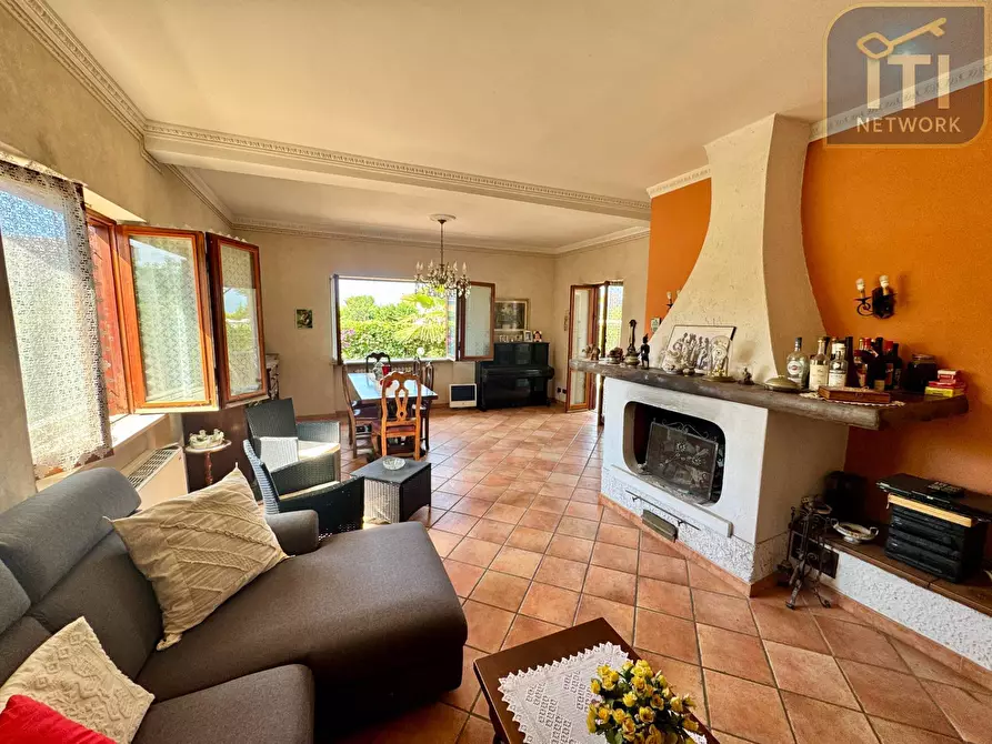 Immagine 23 di Villa in vendita  in via tanaro 91 a Ardea