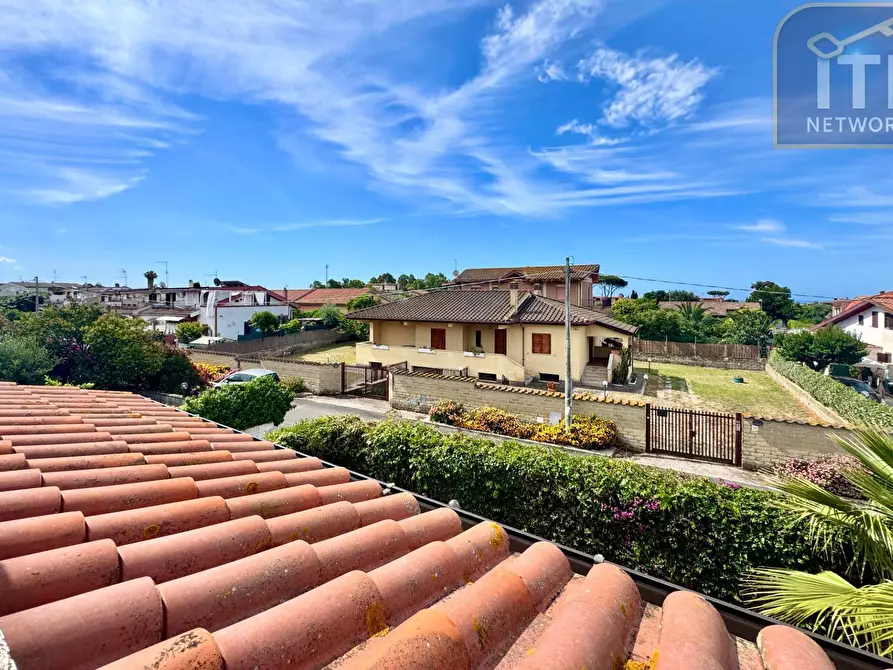 Immagine 41 di Villa in vendita  in via tanaro 91 a Ardea