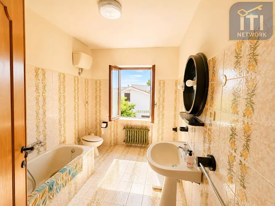 Immagine 46 di Villa in vendita  in via tanaro 91 a Ardea