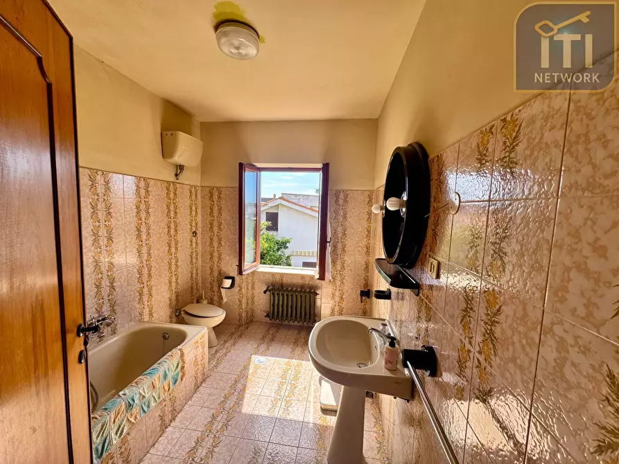 Immagine 48 di Villa in vendita  in via tanaro 91 a Ardea
