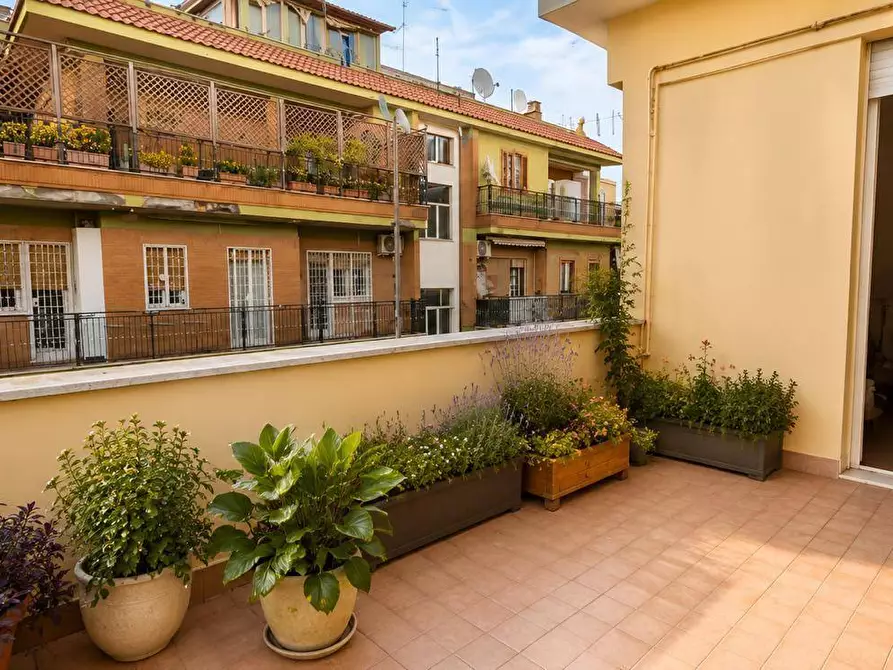 Immagine 20 di Attico in vendita  in Viale Capitan Casella 3 a Roma