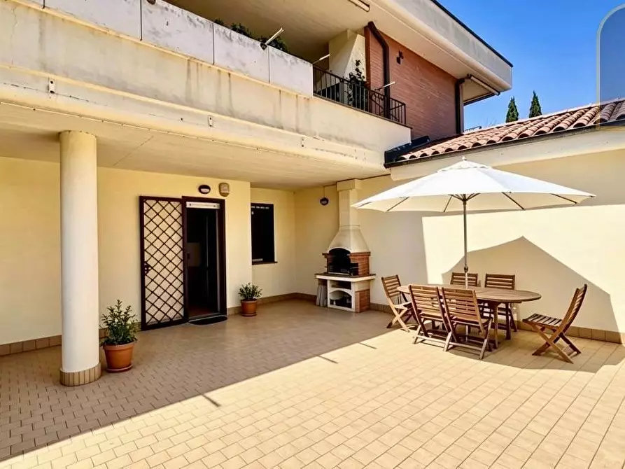 Immagine 2 di Appartamento in vendita  in Via Domenico Ceccarossi a Roma