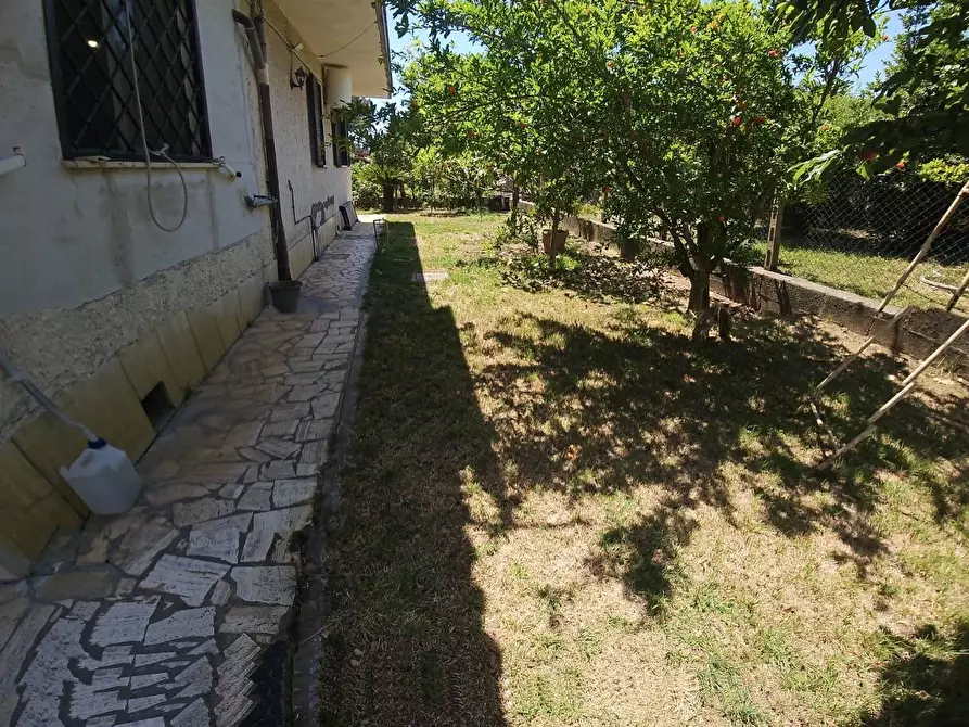 Immagine 2 di Villa in vendita  in via mare del nettare a Ardea