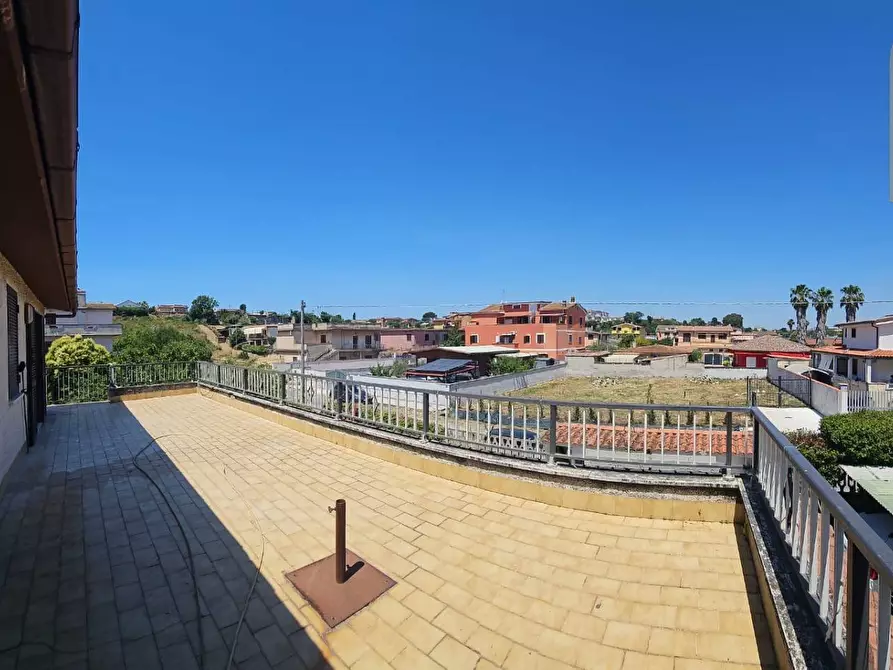 Immagine 5 di Villa in vendita  in via mare del nettare a Ardea