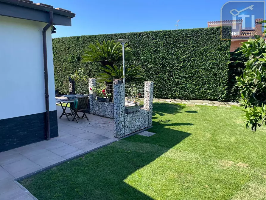 Immagine 7 di Villa in vendita  in via venere a Anzio