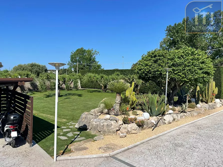 Immagine 10 di Villa in vendita  in via venere a Anzio