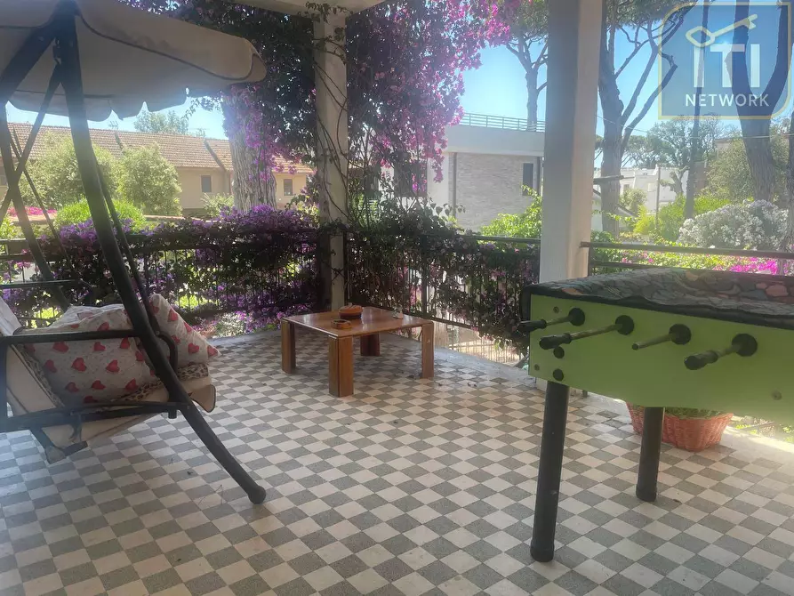 Immagine 11 di Villa in vendita  in via delle petunie a Anzio