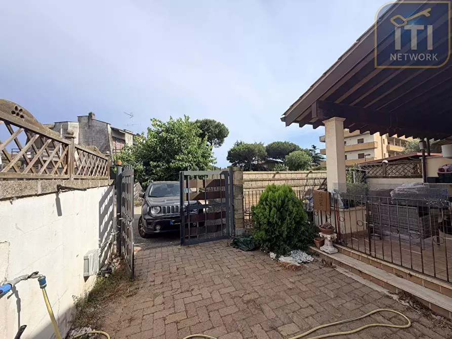 Immagine 16 di Villa in vendita  in Via Scrivia a Ardea