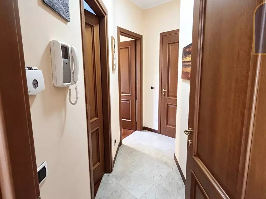 Immagine 8 di Appartamento in vendita  in Via Isole Del Capo Verde 99 a Roma