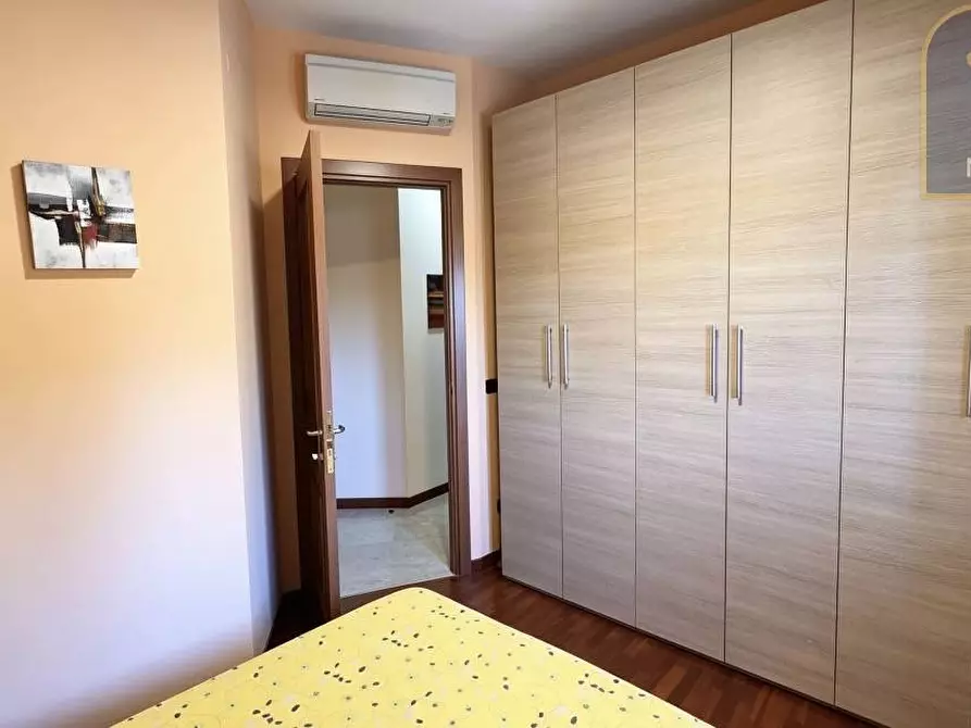 Immagine 9 di Appartamento in vendita  in Via Isole Del Capo Verde 99 a Roma