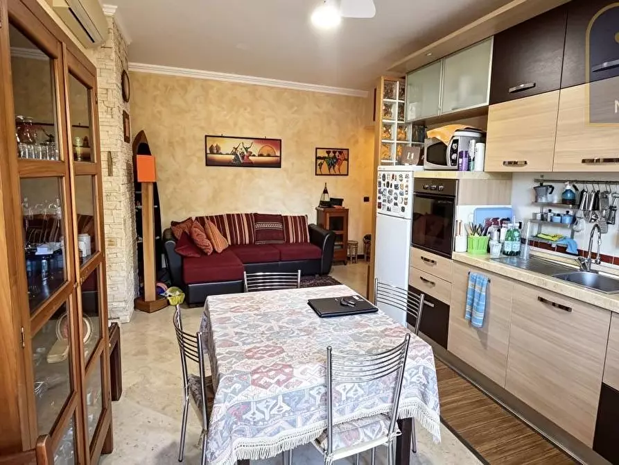 Immagine 6 di Appartamento in vendita  in Via Isole Del Capo Verde 99 a Roma
