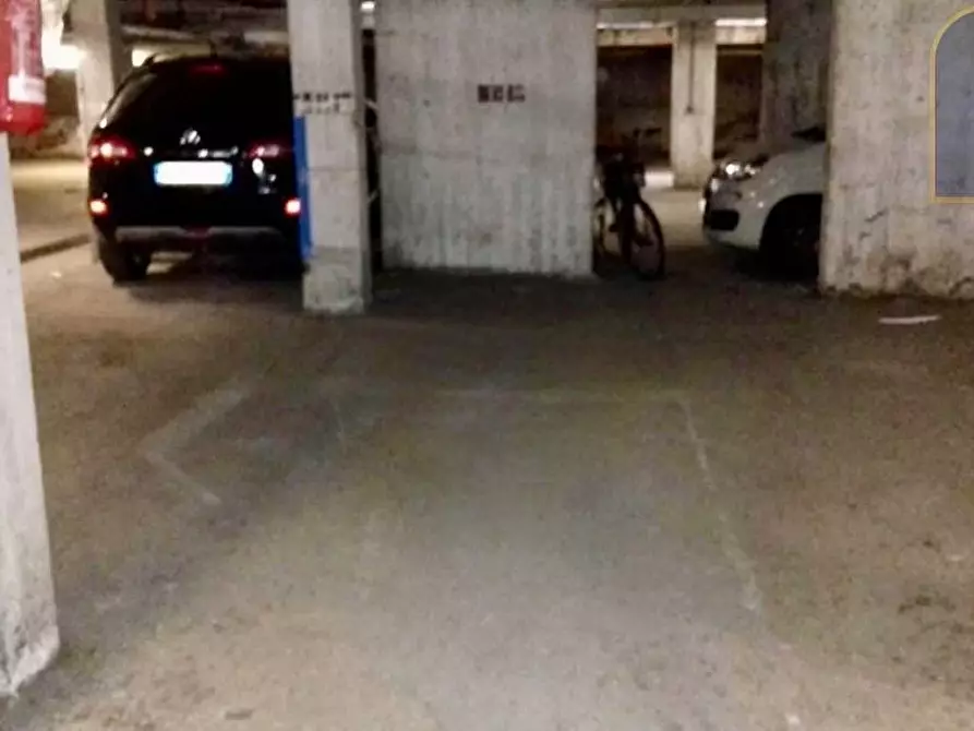 Immagine 5 di Box auto in affitto  in Viale Dei Promontori N 446/B18 a Roma