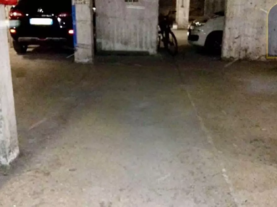 Immagine 9 di Box auto in affitto  in Viale Dei Promontori N 446/B18 a Roma
