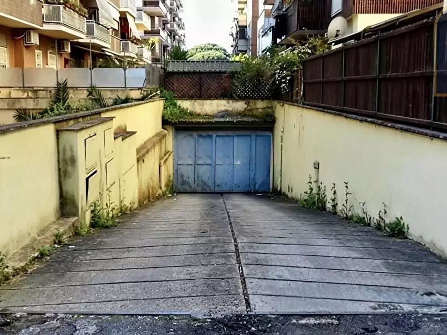 Immagine 10 di Box auto in affitto  in Viale Dei Promontori N 446/B18 a Roma