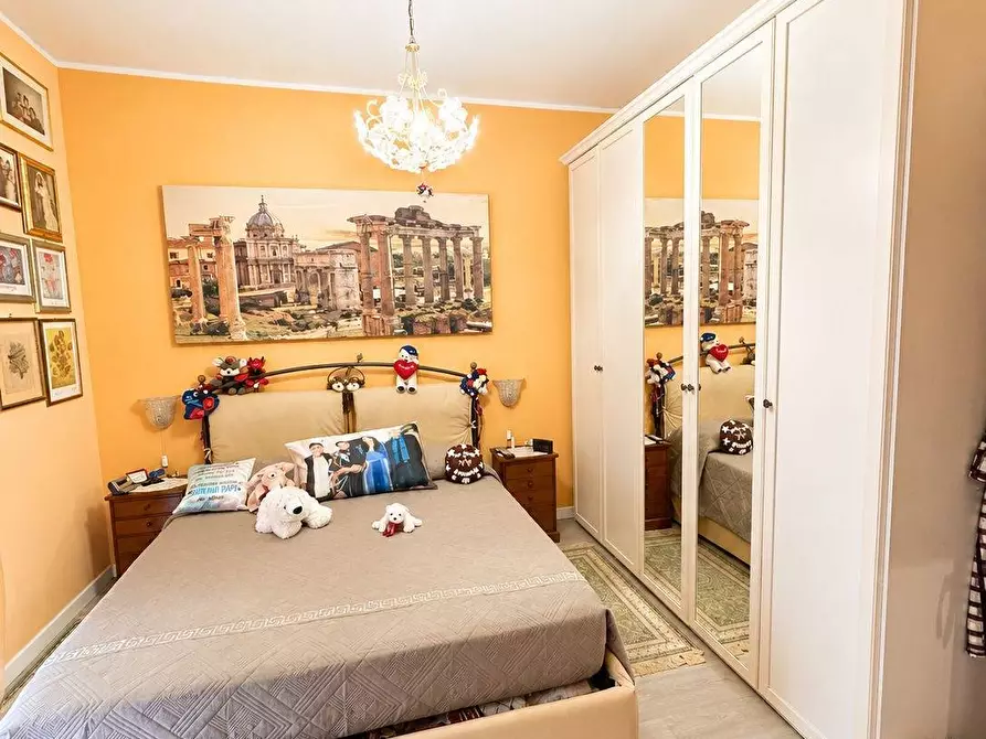 Immagine 10 di Appartamento in vendita  in via Verzino 14 a Roma