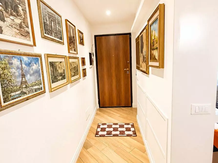 Immagine 3 di Appartamento in vendita  in via Verzino 14 a Roma