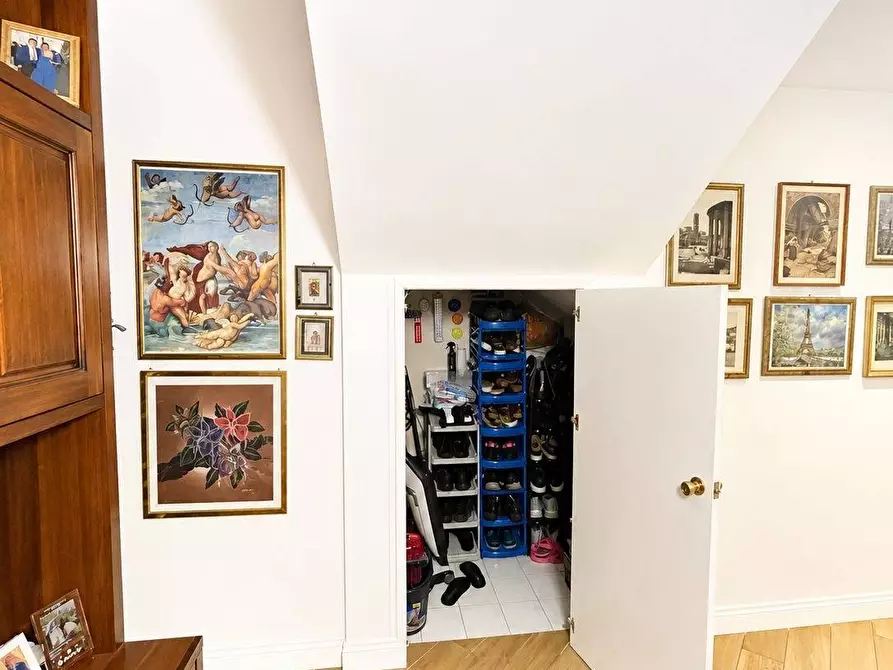 Immagine 5 di Appartamento in vendita  in via Verzino 14 a Roma