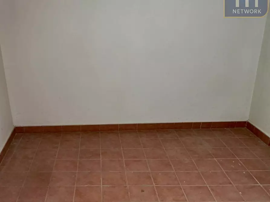 Immagine 8 di Negozio in affitto  in Viale della Stella Polare a Roma