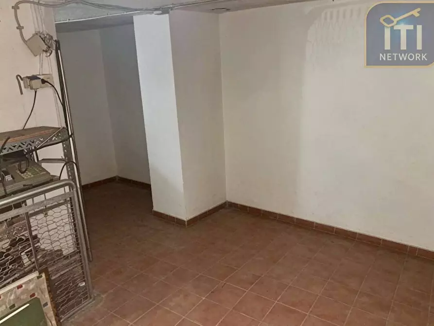 Immagine 7 di Negozio in affitto  in Viale della Stella Polare a Roma