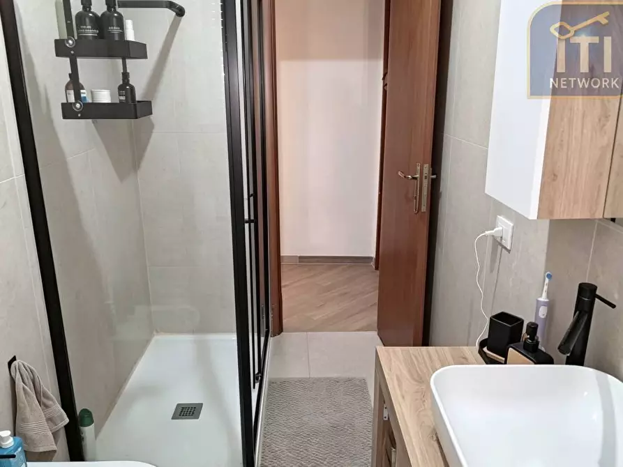 Immagine 20 di Appartamento in vendita  in Viale Vasco De Gama 84 a Roma