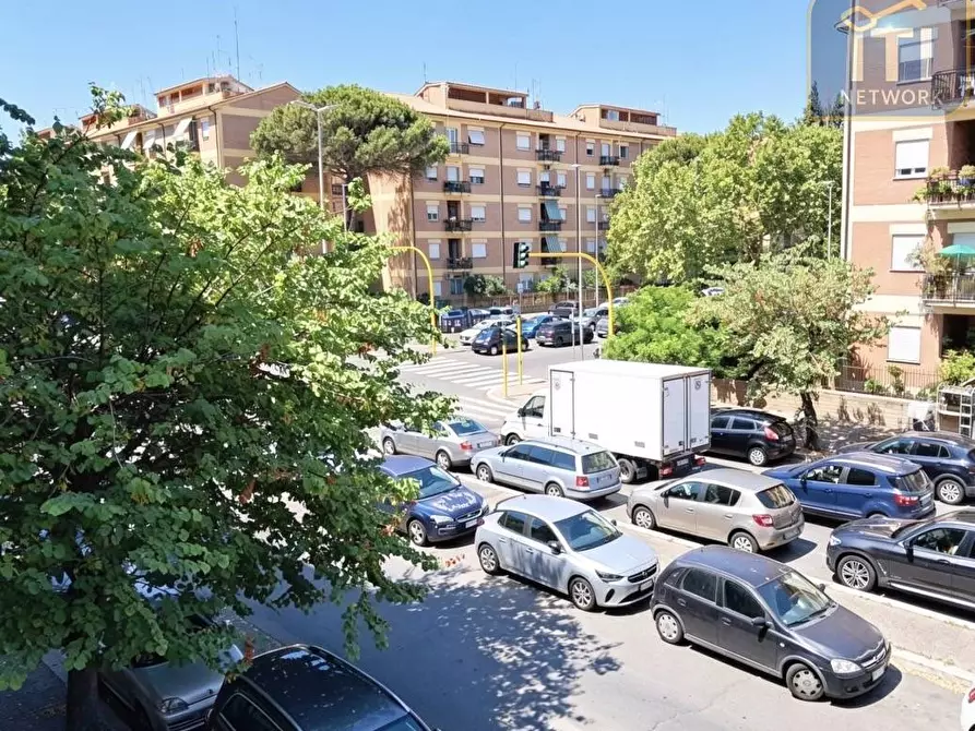 Immagine 7 di Appartamento in vendita  in Viale Vasco De Gama 84 a Roma