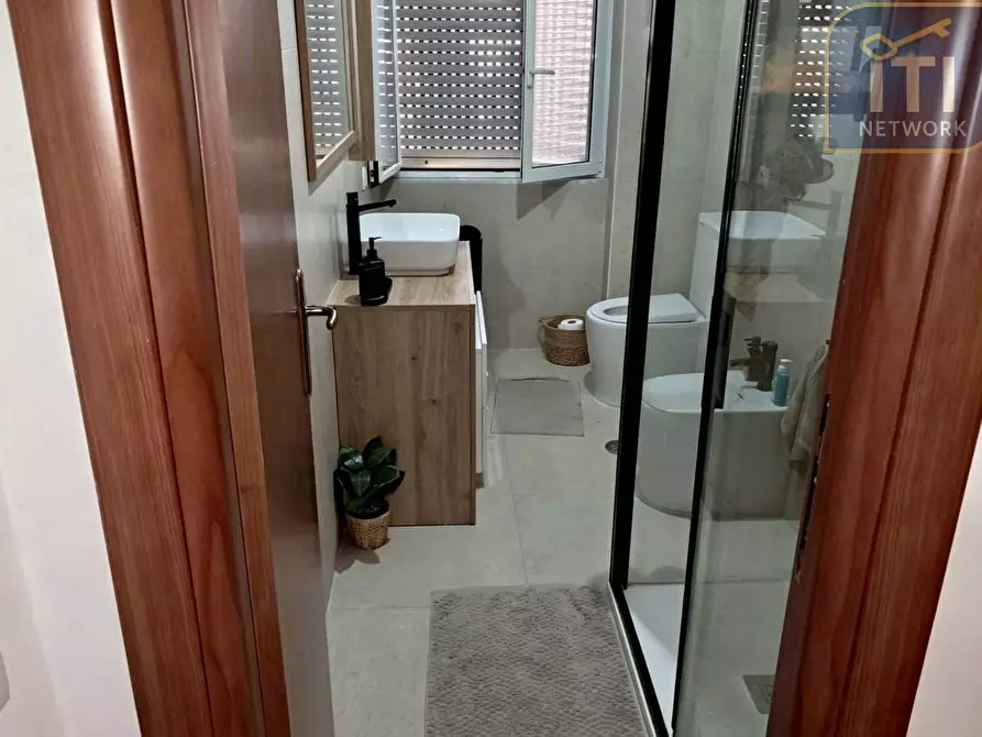 Immagine 19 di Appartamento in vendita  in Viale Vasco De Gama 84 a Roma