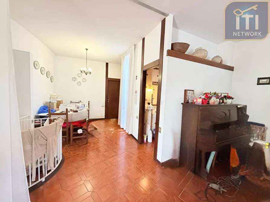 Immagine 15 di Villa in vendita  in Via Protagora a Roma