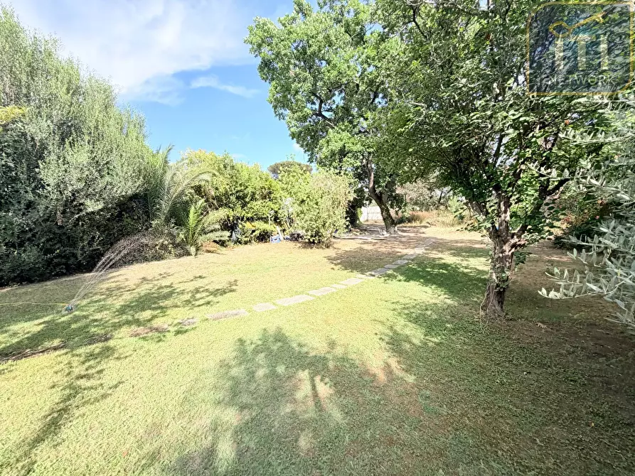 Immagine 22 di Villa in vendita  in Via Protagora a Roma