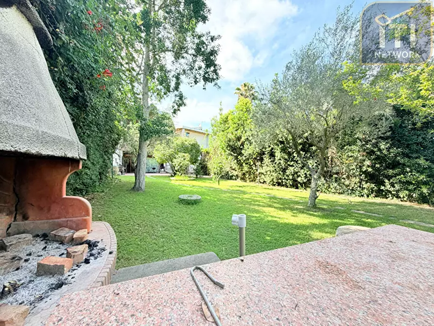 Immagine 23 di Villa in vendita  in Via Protagora a Roma