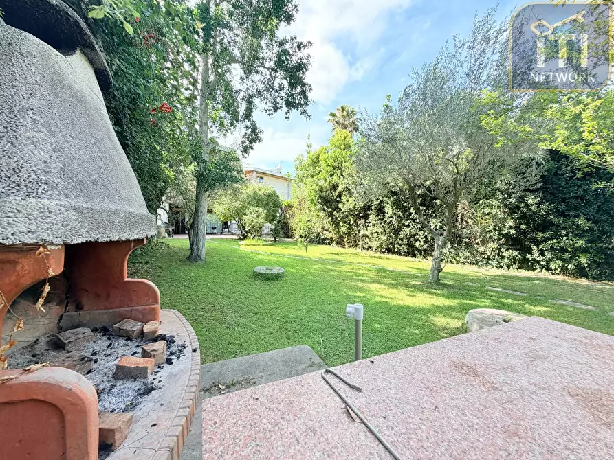 Immagine 24 di Villa in vendita  in Via Protagora a Roma