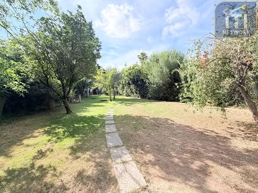 Immagine 36 di Villa in vendita  in Via Protagora a Roma