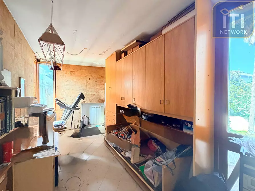 Immagine 40 di Villa in vendita  in Via Protagora a Roma