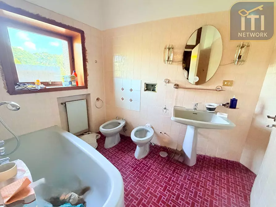 Immagine 41 di Villa in vendita  in Via Protagora a Roma