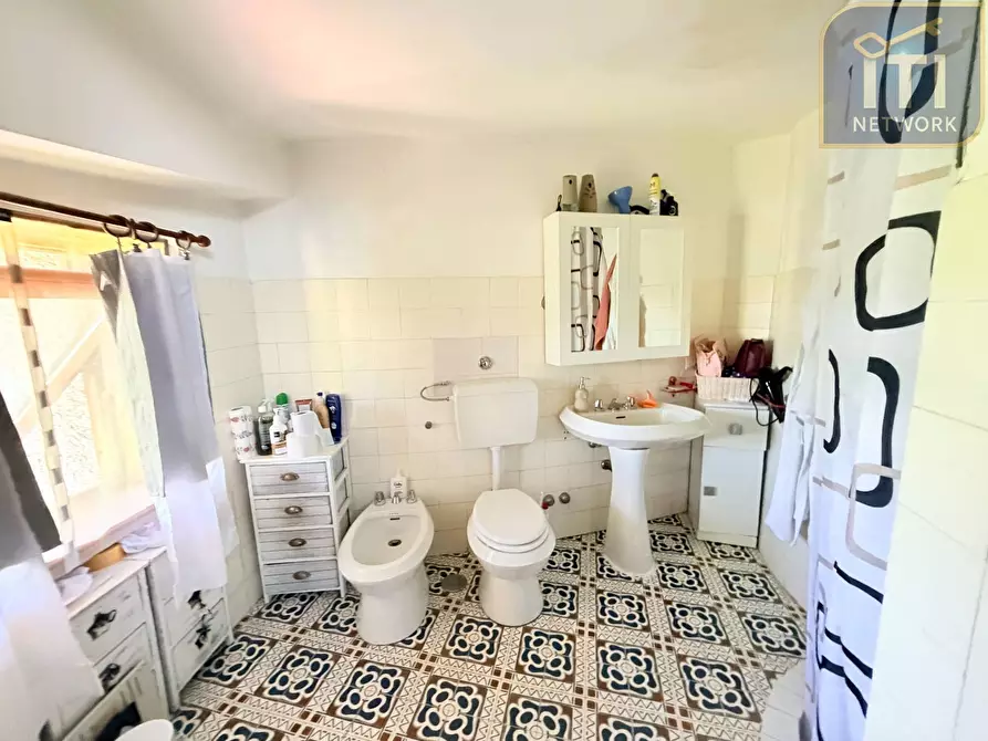 Immagine 49 di Villa in vendita  in Via Protagora a Roma