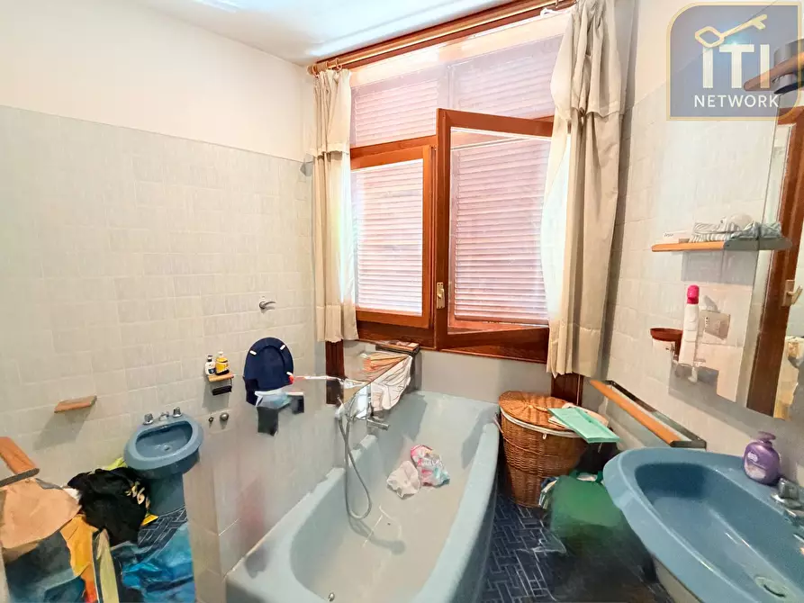 Immagine 51 di Villa in vendita  in Via Protagora a Roma