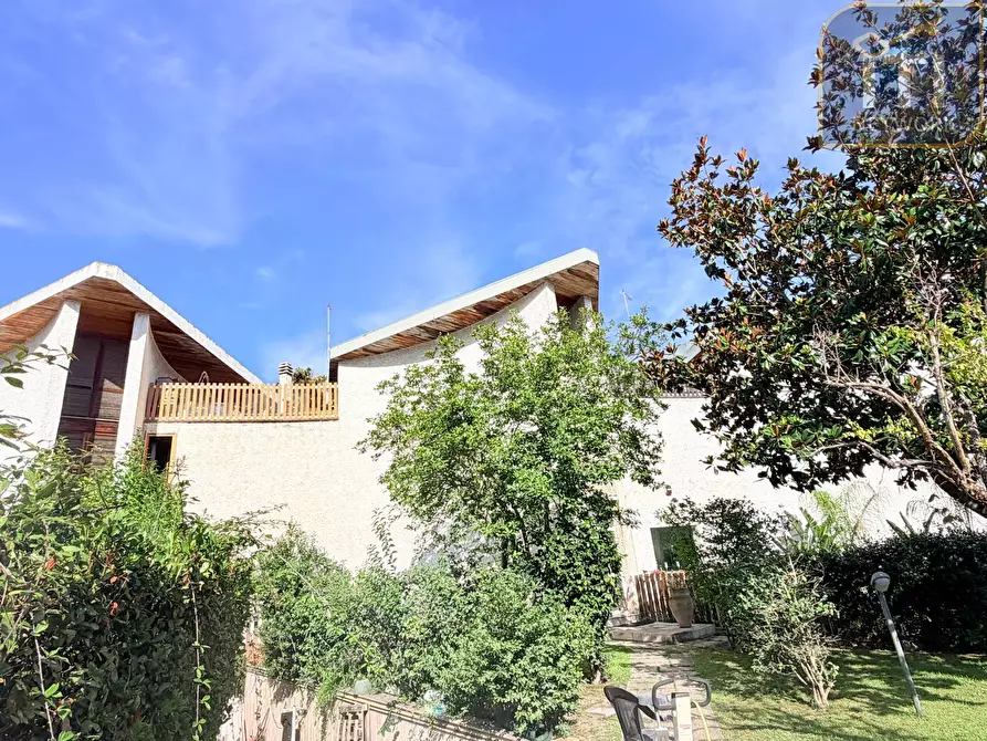 Immagine 62 di Villa in vendita  in Via Protagora a Roma