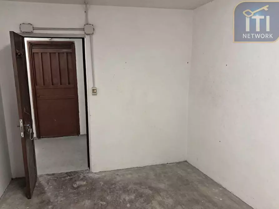 Immagine 21 di Appartamento in vendita  in Viale Vasco De Gama 84 a Roma