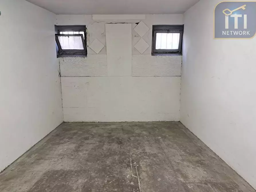 Immagine 22 di Appartamento in vendita  in Viale Vasco De Gama 84 a Roma