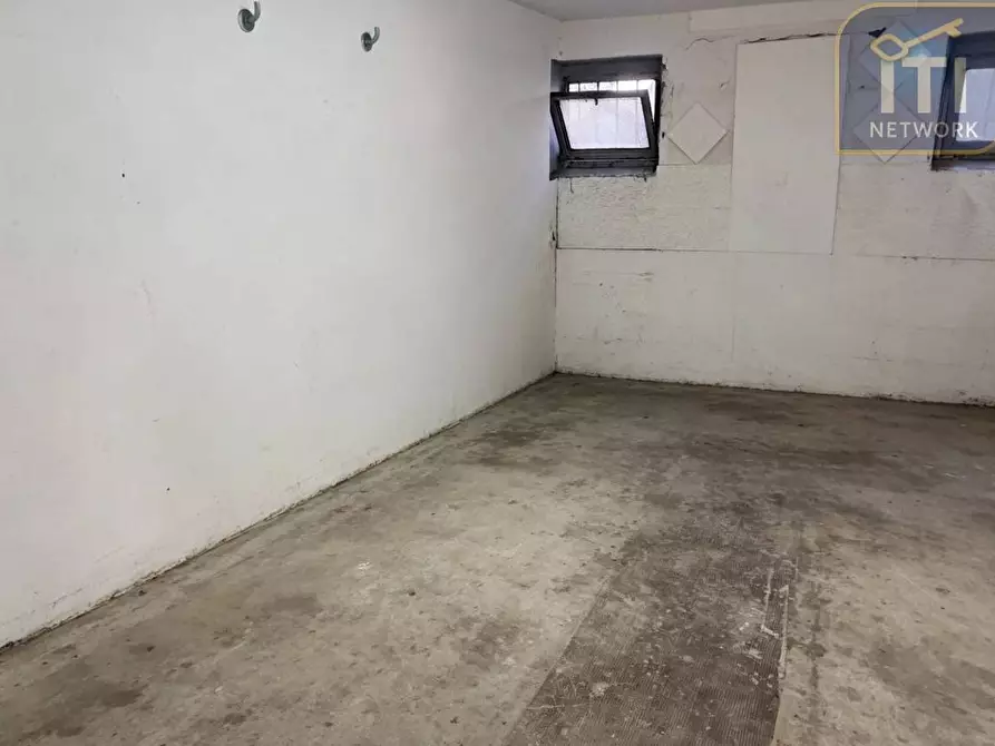 Immagine 25 di Appartamento in vendita  in Viale Vasco De Gama 84 a Roma