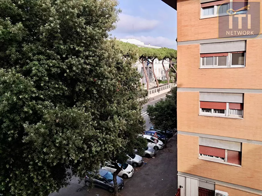 Immagine 14 di Appartamento in vendita  in Via delle Fiamme Gialle 33 a Roma