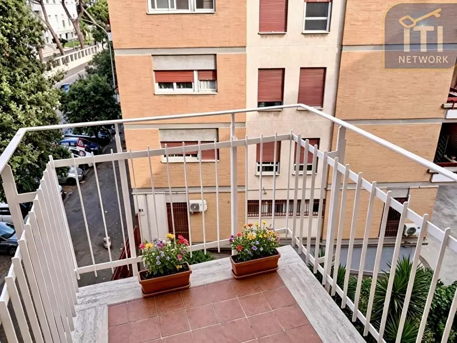 Immagine 13 di Appartamento in vendita  in Via delle Fiamme Gialle 33 a Roma