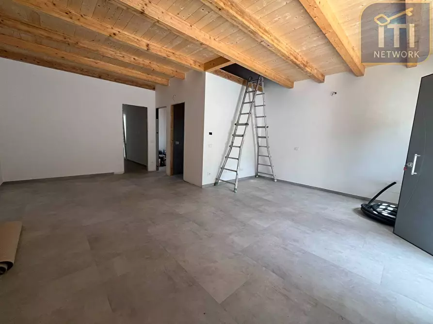 Immagine 3 di Casa semindipendente in vendita  in VIA BURANO a Ardea