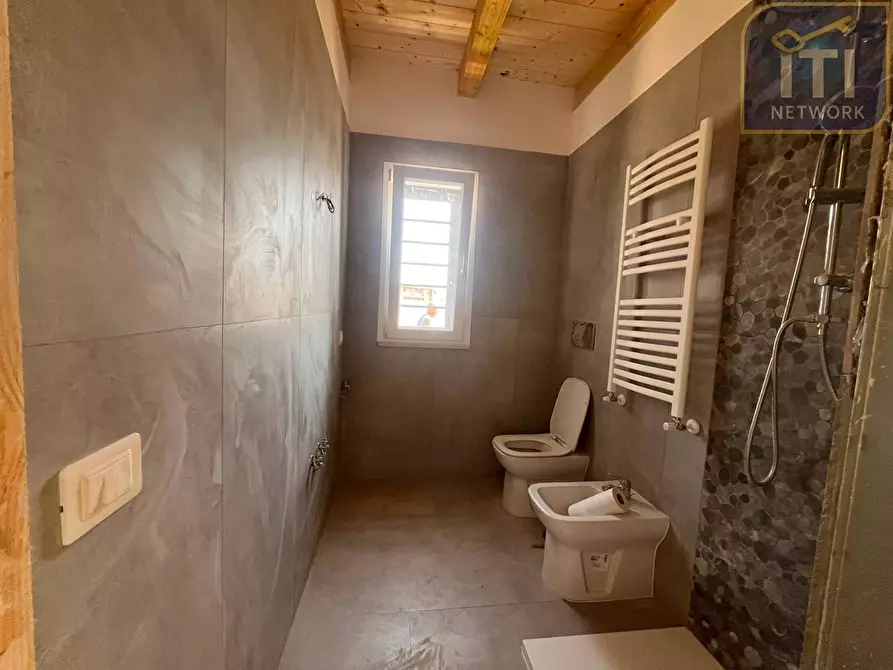 Immagine 5 di Casa semindipendente in vendita  in VIA BURANO a Ardea