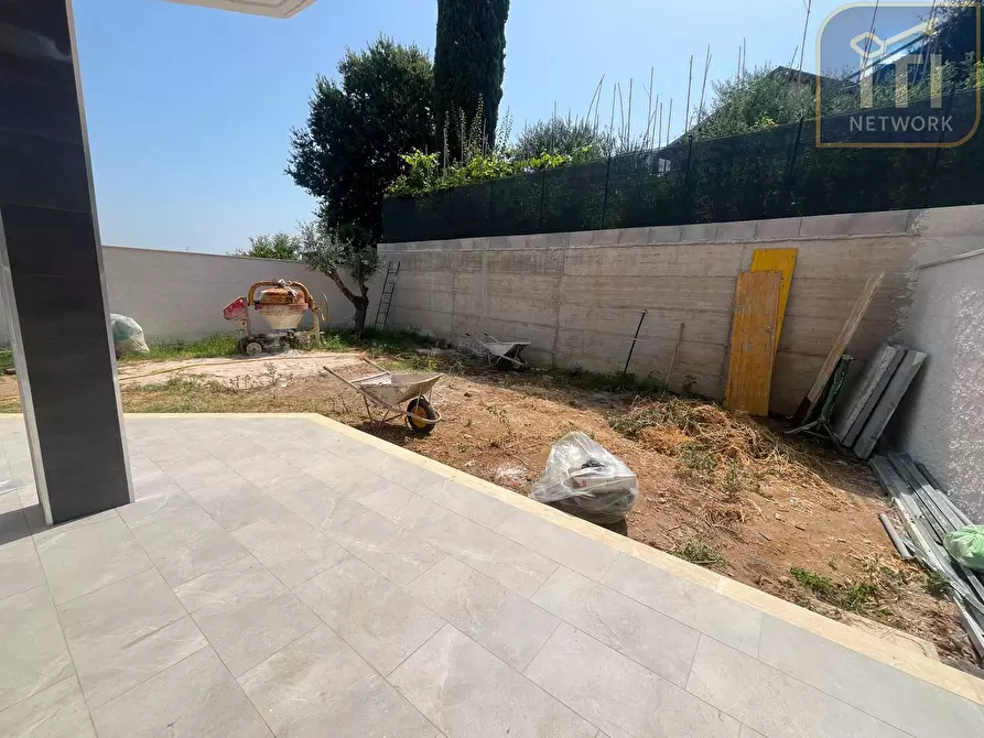 Immagine 6 di Casa semindipendente in vendita  in VIA BURANO a Ardea
