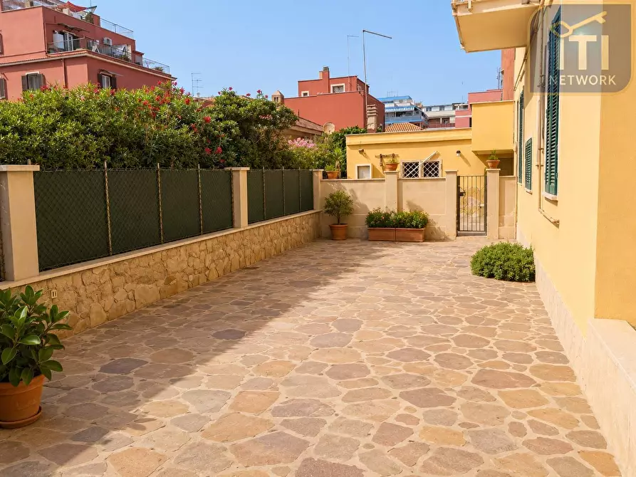 Immagine 20 di Appartamento in vendita  in Lungomare Duca Degli Abruzzi a Roma