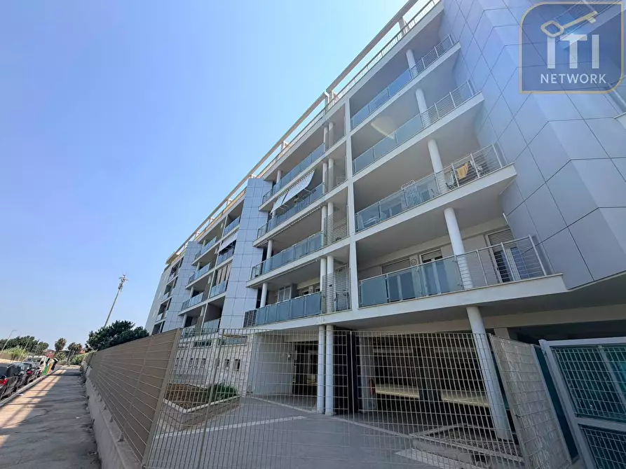 Immagine 2 di Appartamento in vendita  in via del porto di Roma a Roma