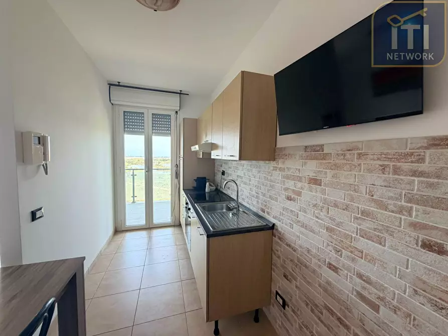 Immagine 5 di Appartamento in vendita  in via del porto di Roma a Roma